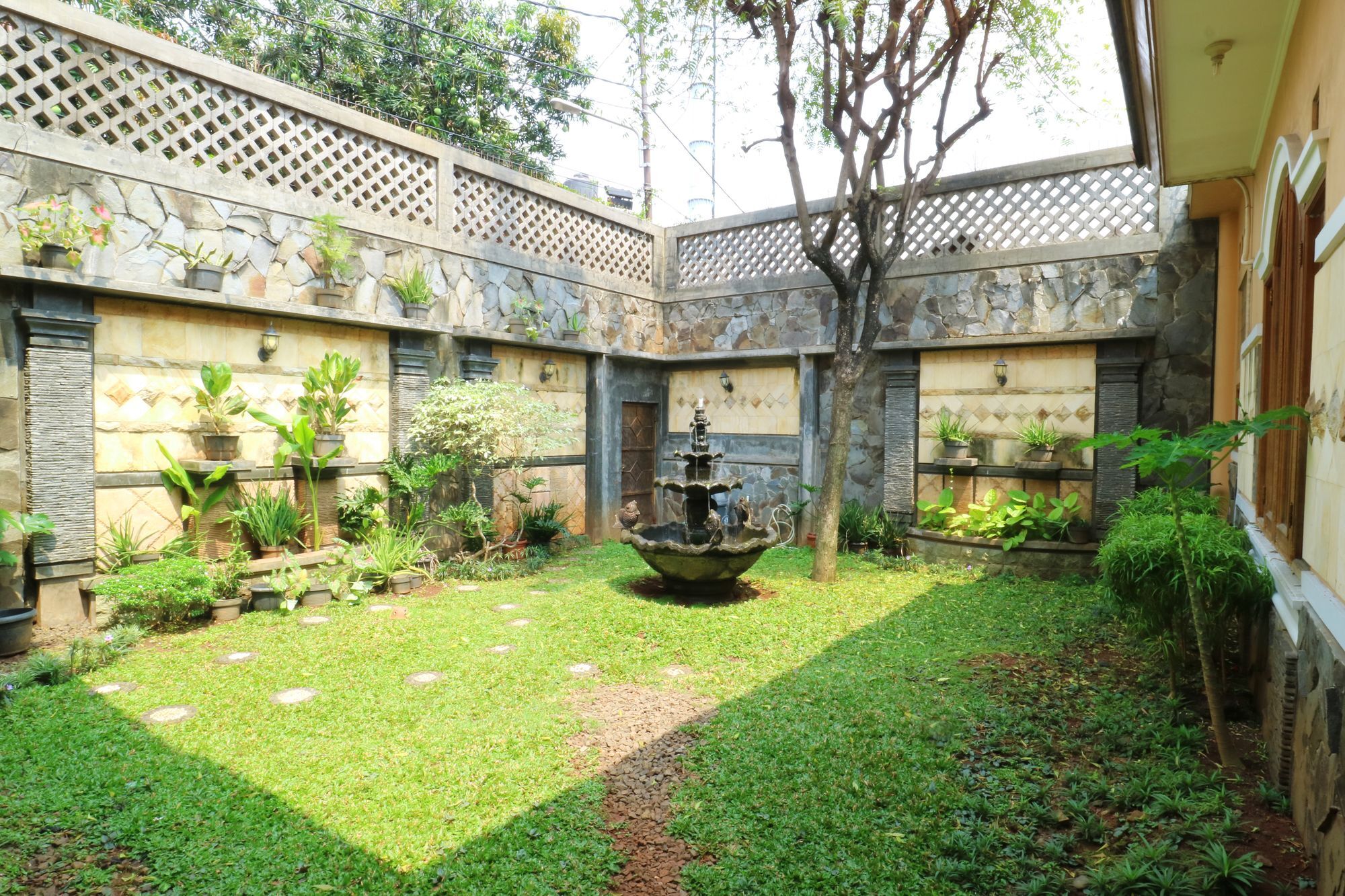 Maharani Guesthouse Tebet Syariah Jakarta Kültér fotó